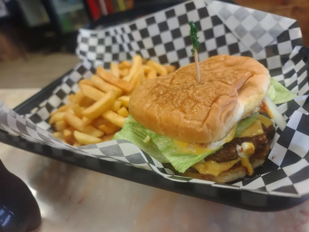 Beano's Cheeseburger